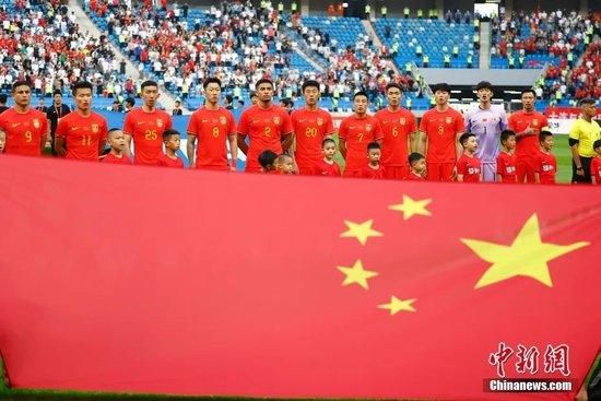 第88分钟，切尔西禁区前沿任意球机会，帕尔默主罚直接打门被门将扑出，杰克逊补射封堵出底线！